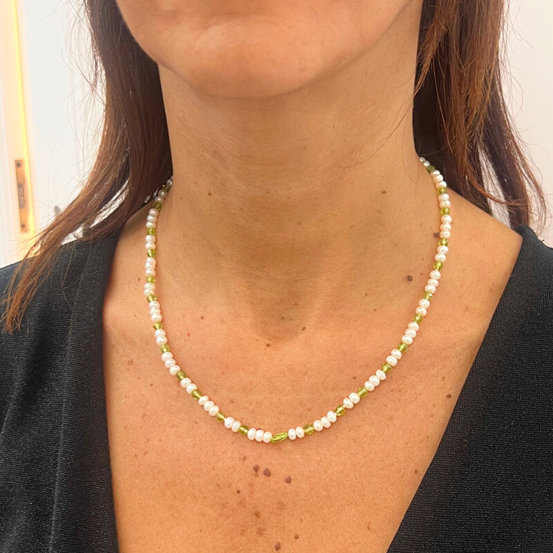 Collana Grace con perle d'acqua dolce e peridoto, argento 925 rodiato